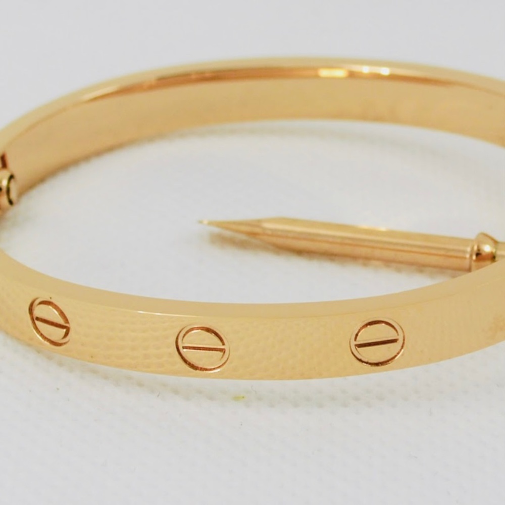 18k yellow gold Love bracelet with logo and pouch